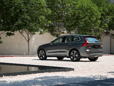 沃尔沃全新XC60上市，安全升级挑战小米YU7，售价25.49万元起