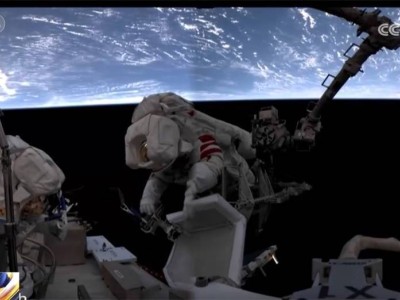 神舟二十号航天员二次出舱：高效安装新设备，探索宇宙再进一步