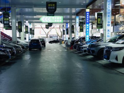 “0公里二手车”现象透视：二手车商利润缩水，市场乱象引关注