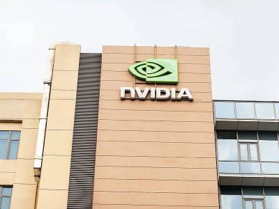 英伟达股价飙升，机器人业务成新增长极助其重登全球市值榜首