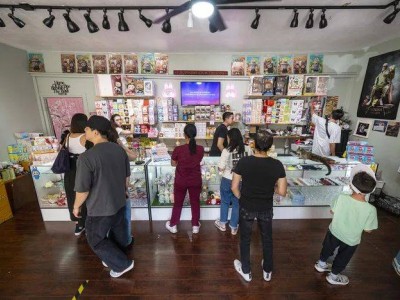 Labubu火爆背后：潮玩文化、情绪消费与艺术的跨界碰撞