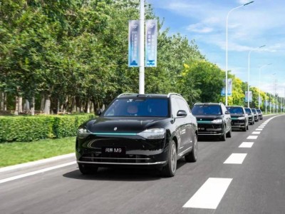 问界M9闪耀夏季达沃斯，领航中国新豪华汽车“绿智”外交新篇章