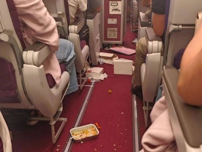 万米高空突发！吉祥航空航班剧烈颠簸，乘客亲历惊险瞬间