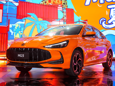 2026款MG5与MG Cyberster上市：MG5置换惊喜价5.99万起，Cyberster售31.98万起