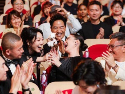 宋佳白玉兰封后！台下接地气，台上显文采，实力诠释演员魅力