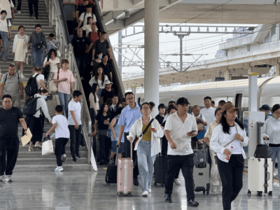 铁路暑运大幕拉开，郑州局预计运送旅客近4000万，新增临客139列助力出行