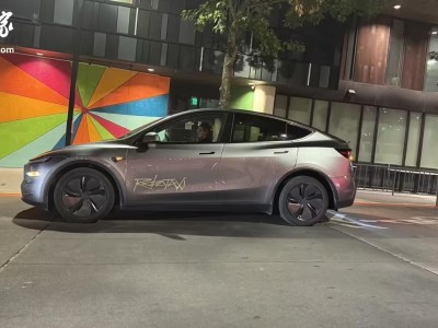 马斯克：特斯拉Robotaxi将逐渐减少安全监督员