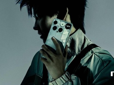 Nothing Phone (3) 发布：背部小屏幕Glyph Matrix引领复古时尚新潮流