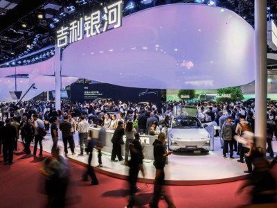 吉利汽车2025上半年销量稳健，多品牌齐发力冲刺300万目标