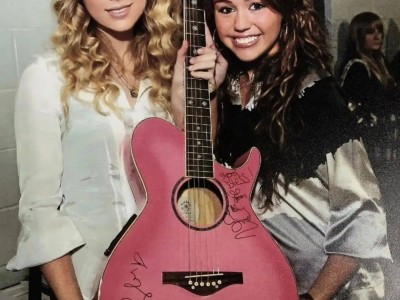 格莱美合作吉他拍出高价！Miley Cyrus与Taylor Swift签名吉他成交104,000美元