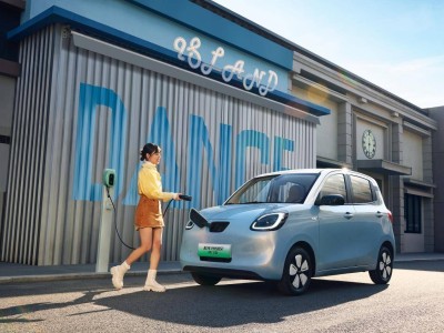 小型电车都市通勤大比拼：QQ冰淇淋、熊猫MINI谁更胜一筹？