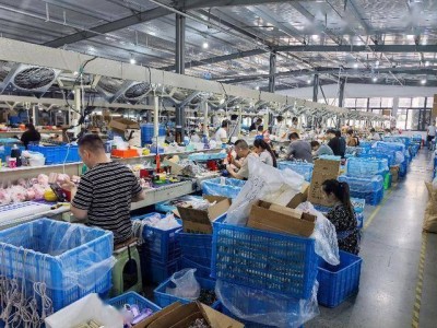 义乌95后商家拼多多破局：小商品同质化竞争下的千万年销之路