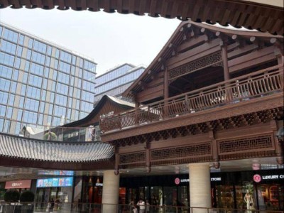 北京四合院商场成新宠，胡同变身年轻潮流地，老新如何和谐共生？