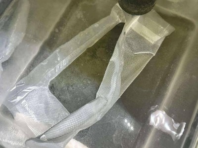 iPhone维修新技巧：用户尝试低温慢煮法软化粘合剂拆机