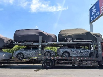 小米增程SUV“昆仑”谍照来袭，疑似第四款车型同框亮相