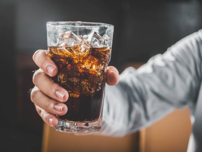 饮料江湖新战事：小众赛道与冰红茶双线突围