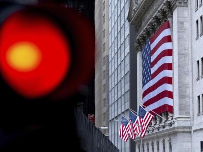 AI“竞岗”华尔街高端职位？高盛聘用AI程序员：不吃不睡，效率提高三四倍
