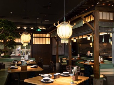 “文娱+餐饮”模式走热，主题餐厅能成为消费新宠吗？
