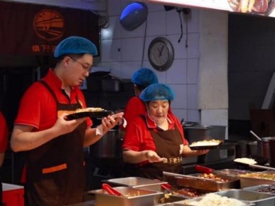 淘宝闪购上的小店收入增长近一倍