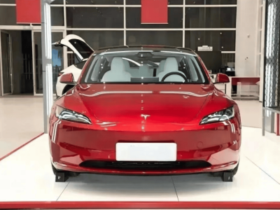 小米SU7对战特斯拉Model 3：车主实测，豪华感与成熟度差距一目了然