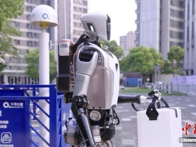 国产“时空算力背包”赋能人形机器人，开启室外应用新篇章