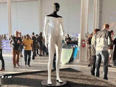 特斯拉Optimus三代机器人2025年进军中国家庭市场，预计年产百万台