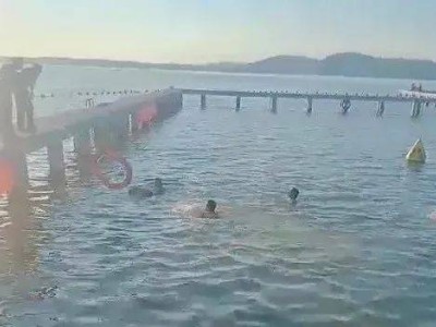 东湖凌波门生死营救：18岁青年跳水遇险，义警联手挽回生命