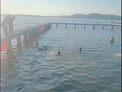 东湖凌波门惊现生死救援，义警马寅、雷军携手挽回18岁生命