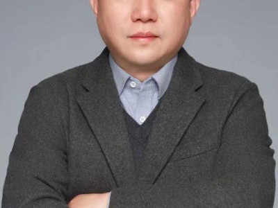 黄仁勋重启中国芯片供应，韦豪创芯寻找半导体新机遇
