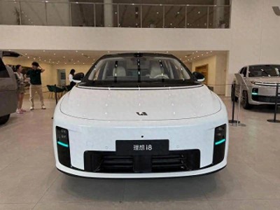 理想i8起售价32.18万，对比同级车型，价格究竟是否合理？
