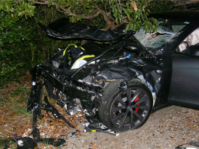 特斯拉Autopilot致死事故，被判承担1/3责任及2亿赔偿