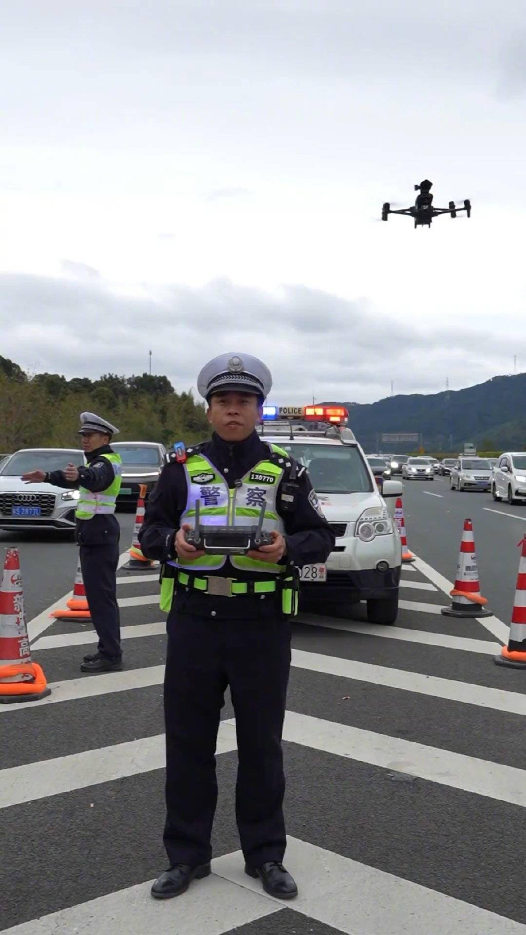 高速应急车道电子眼_高速公路无人机执法_惠州交警无人机巡查