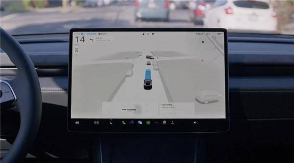 特斯拉Robotaxi车内安全员