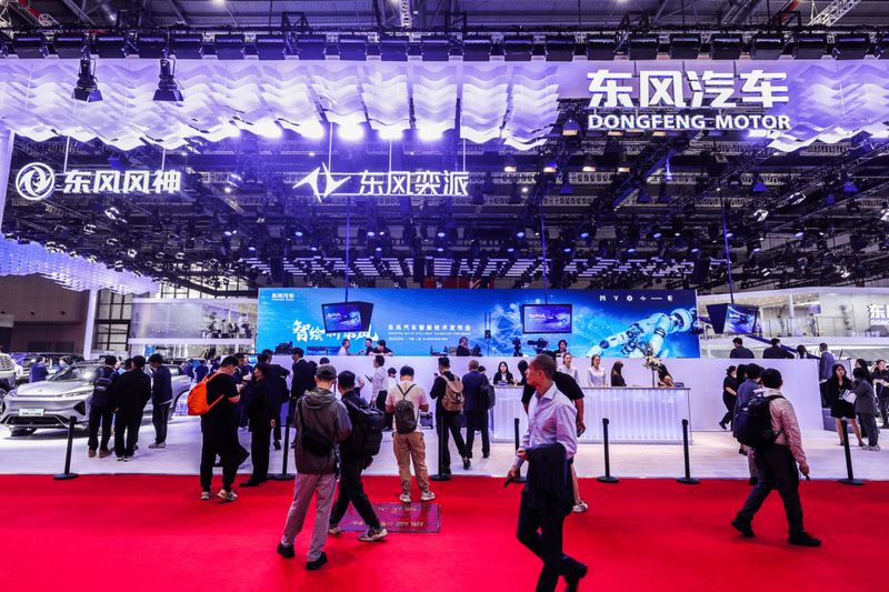 东风汽车展台