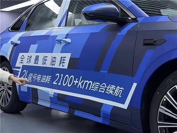 吉利银河新车侧面谍照