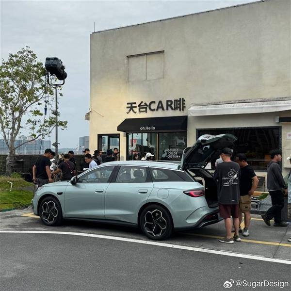 比亚迪海豹06旅行版车尾细节