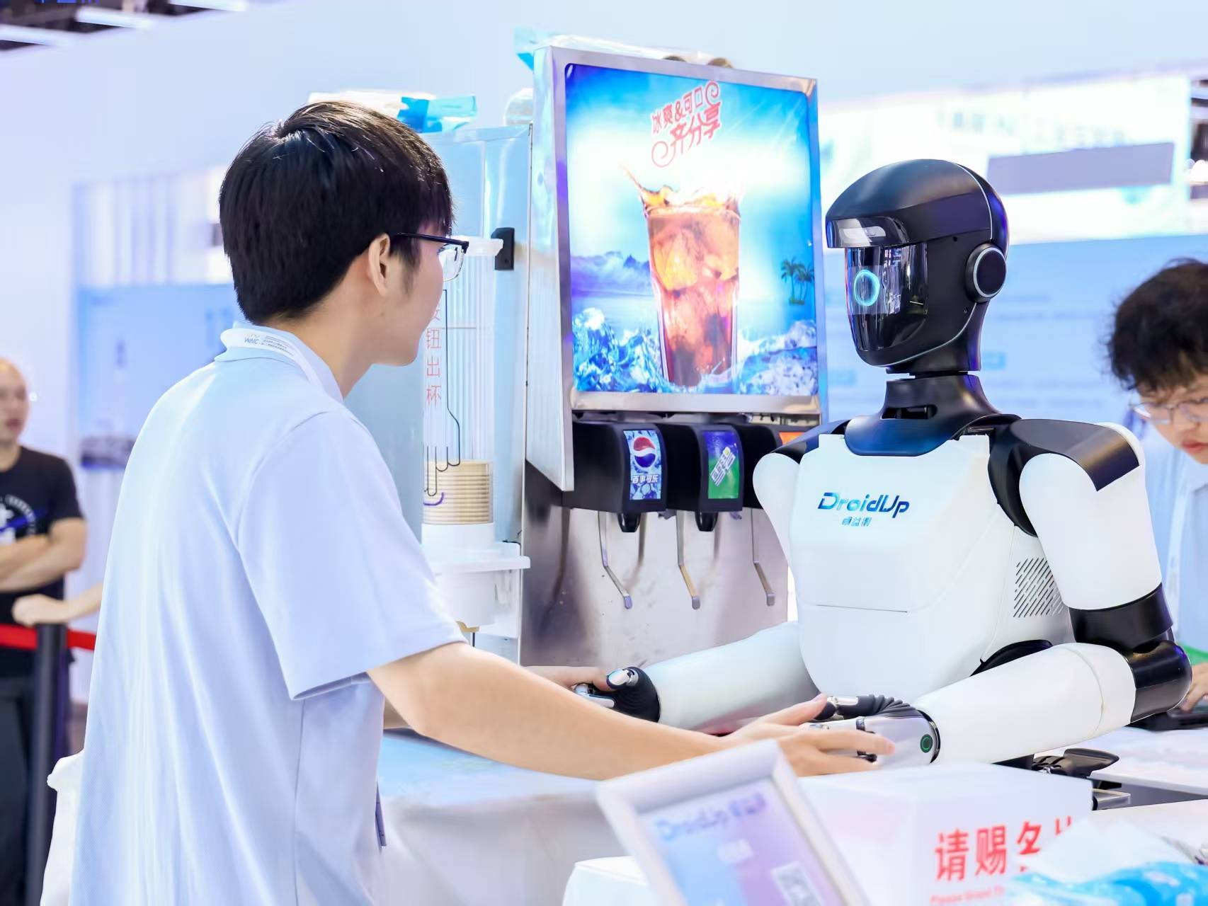 双足人形机器人