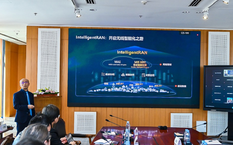华为甘斌发布无线网络创新架构 IntelligentRAN