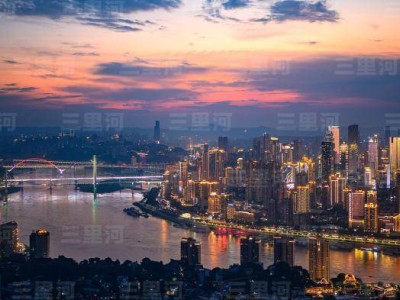 重庆登顶消费第一城：魔幻城市如何点燃消费热情？