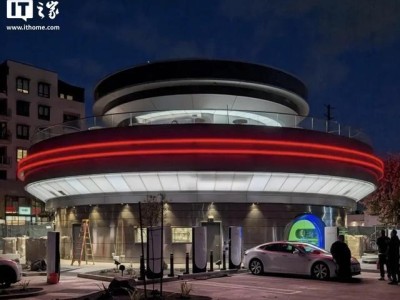 特斯拉超级充电餐厅亮相：以Cybertruck剩余不锈钢外墙致敬未来主义