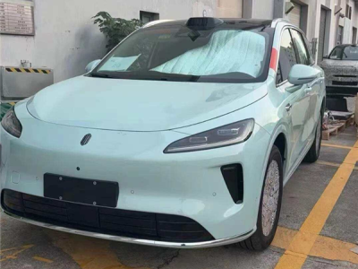 鸿蒙智行“尚界”H5实车图曝光，增程纯电双版本，纯电续航达655km