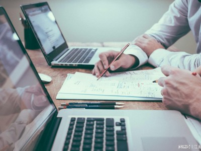 高盛取消裁员计划，金融业复苏信号显现？