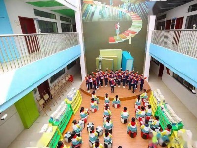 幼儿园招生战：公办热民办冷，家长如何在教育选择中找寻平衡？