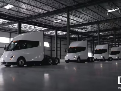 特斯拉Semi电动半挂卡车量产提速，马斯克确认2026年大规模上市