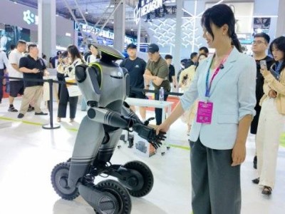 广汽智能机器人阵容亮相世界大会，规划2027年量产冲刺十亿产值