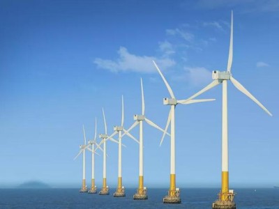 东方电缆2025上半年业绩稳健，营收44亿，在手订单近200亿