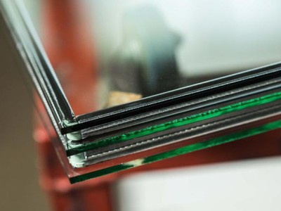 福耀玻璃半年报亮眼，净利润同比增长37%，股价强势涨停