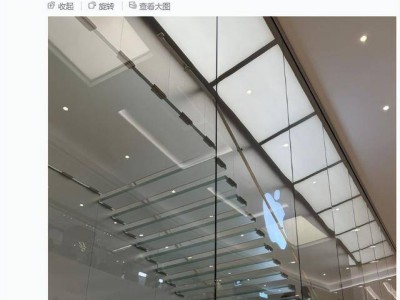 广州苹果店玻璃楼梯引争议，张馨予提醒女性防走光