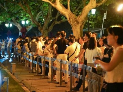 上海博物馆古埃及展夜场火爆，市民熬夜学习，法老“加班”一年狂赚7亿