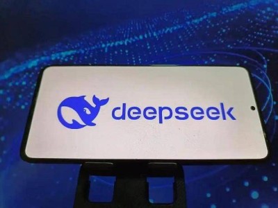 DeepSeek V3.1发布：国产芯片迎来AI新伙伴，性能大飞跃！